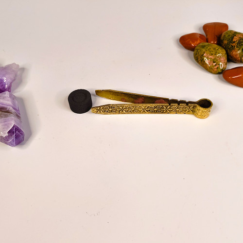 Clește antichizat pentru cărbuni